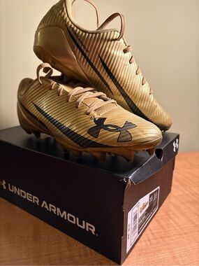 Under Armour Men’s Metallic Gold Black Football Cleats